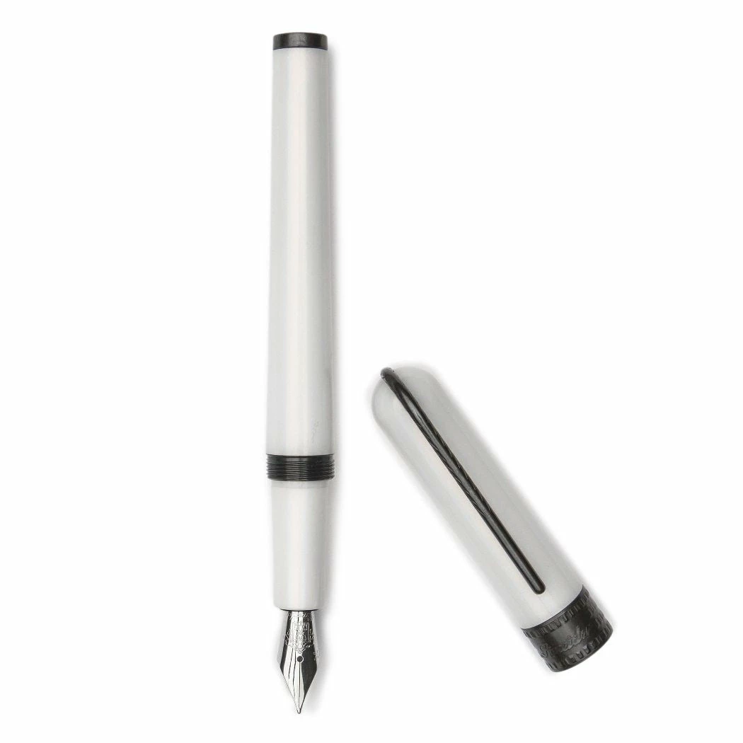 Pineider Metropolis Fountain Pen, White 3 Pineider Metropolis Fountain Pen, White