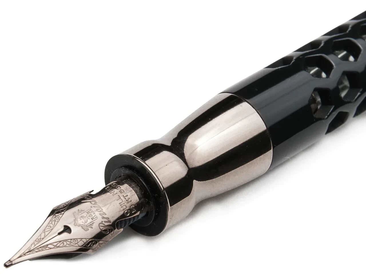 Pineider Honeycomb Limited Edition Fountain Pen, Black Knight - Image 2
