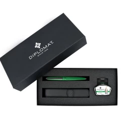 Diplomat Aero Fountain Pen Gift Set, Green