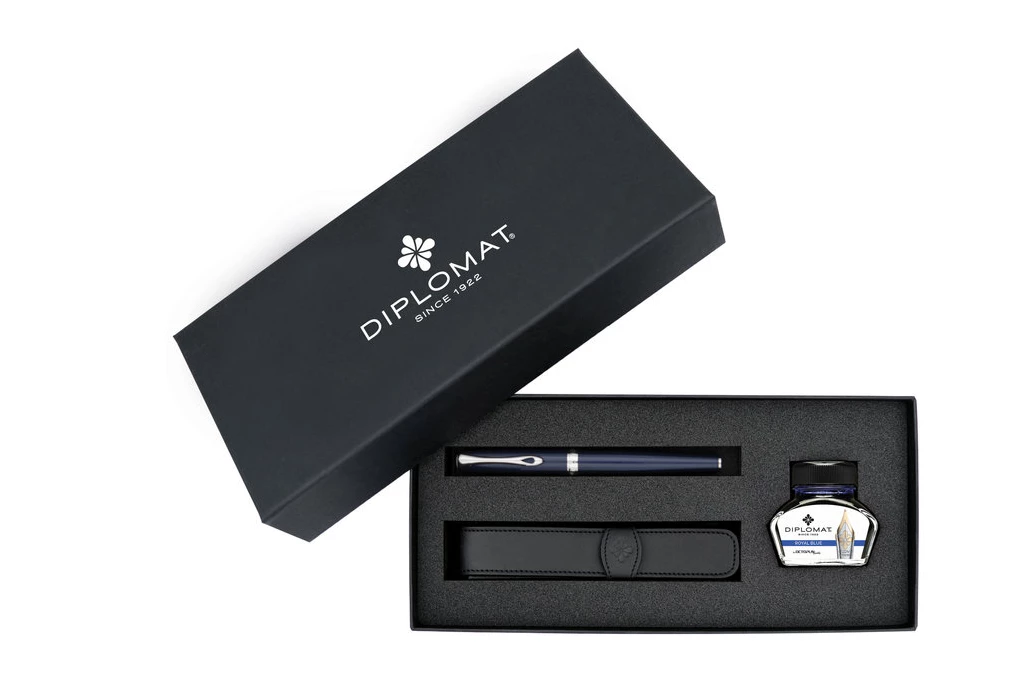Diplomat Excellence A2 Fountain Pen Gift Set, Midnight Blue